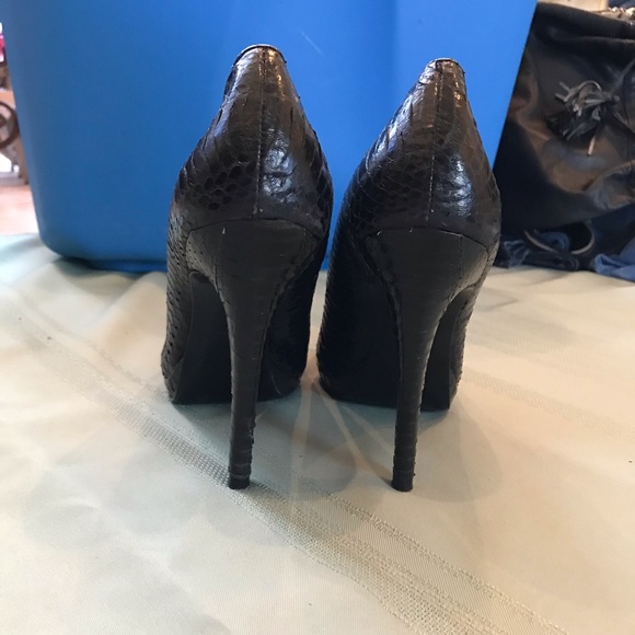 Ralph Lauren black leather snakeskin pumps - Picture 5 of 8